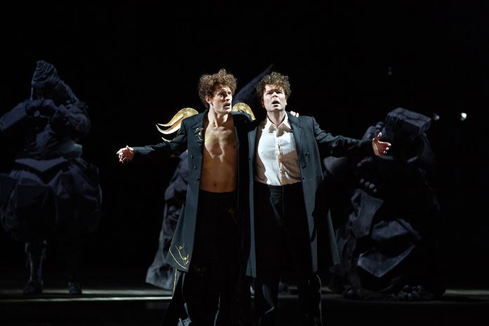 Jakub Józef Orliński jako Zdublowany Orfeusz i Joshua Hopkins jako Orfeusz ©  Marty Sohl / Met Opera