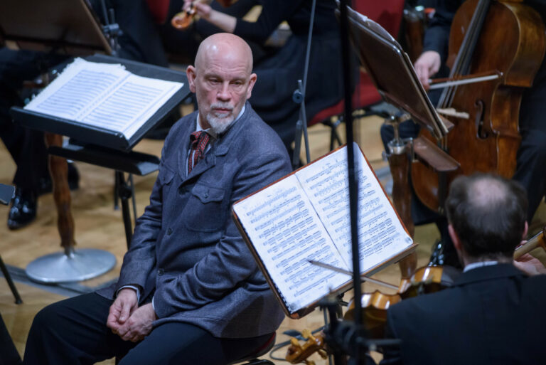 John Malkovich jako przewrotny morderca – celebryta przy akompaniamencie Wrocławskiej Orkiestry Barokowej i Orchester Wiener Akademie