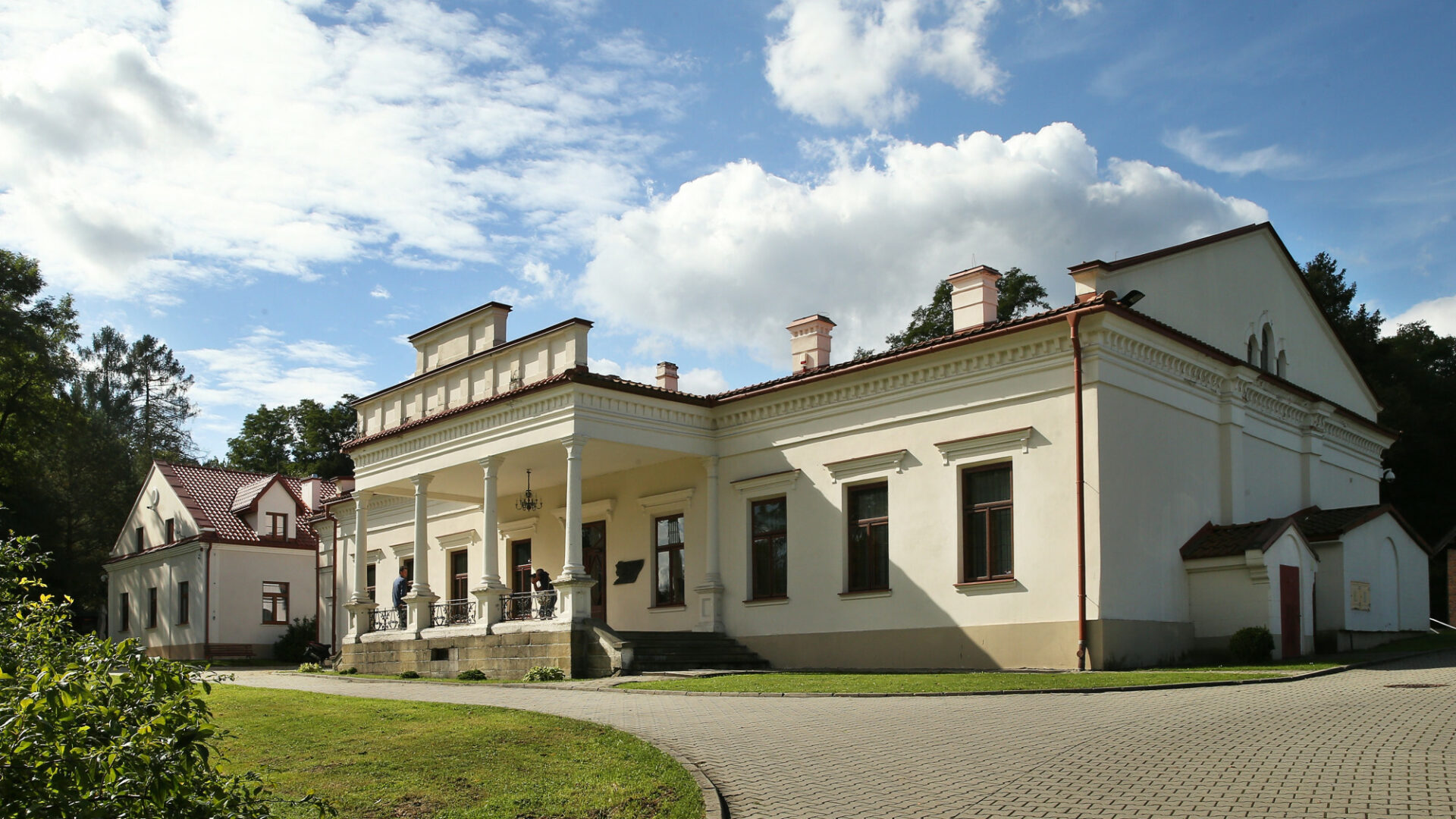 Dwór i Muzeum Ignacego Jana Paderewskiego w Kąśnej Dolnej @ Monkpress/East News