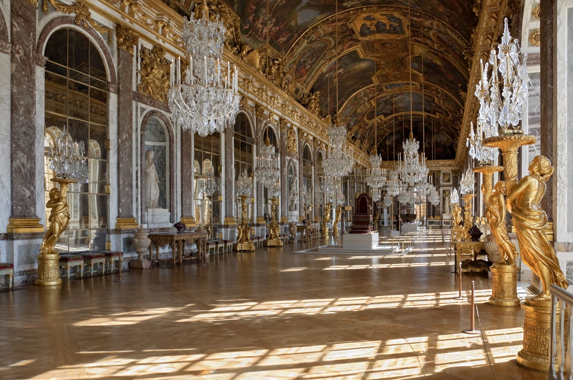 Sala Lustrzana w Pałacu Wersalskim © Myrabella / Wikimedia Commons