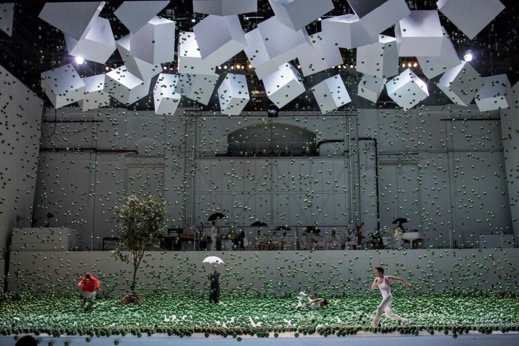 „Zabawa” Alexandra Ekmana w Operze Paryskiej © Opera national de Paris