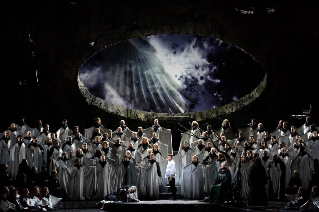 Scena z IV aktu opery Wagnera "Lohengrin" z Piotrem Beczałą w roli tytułowej  ©  Marty Sohl / Met Opera