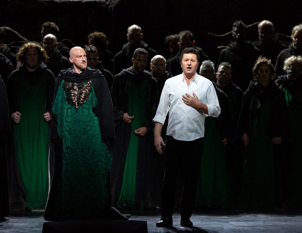 Günther Groissböck (Król Henryk) i Piotr Beczała w tytułowej roli „Lohengrinie” Ryszarda Wagnera © Marty Sohl / Met Opera