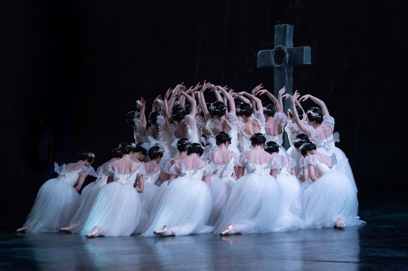 „Giselle” w prapremierowej choreografii w Opéra national de Paris © Yonathan Kellerman