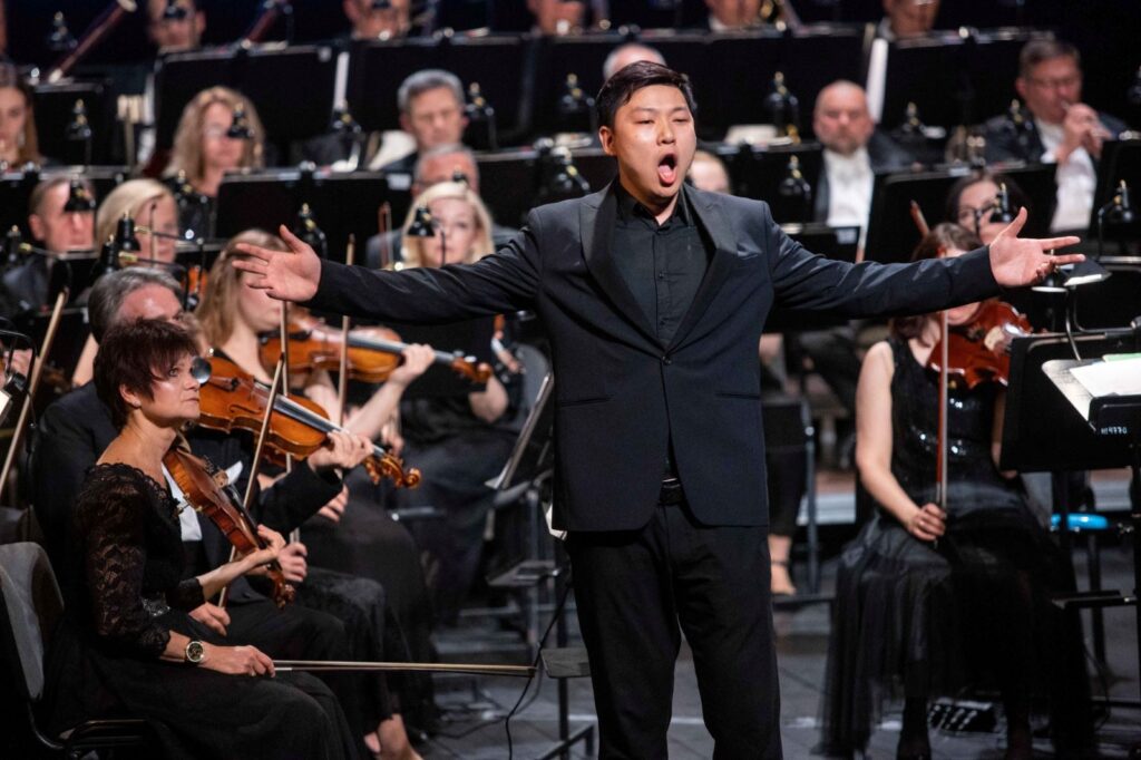 Chao Liu podczas koncertu laureatów XX Międzynarodowego Konkursu Sztuki Wokalnej im. Ady Sari © Piotr Droździk