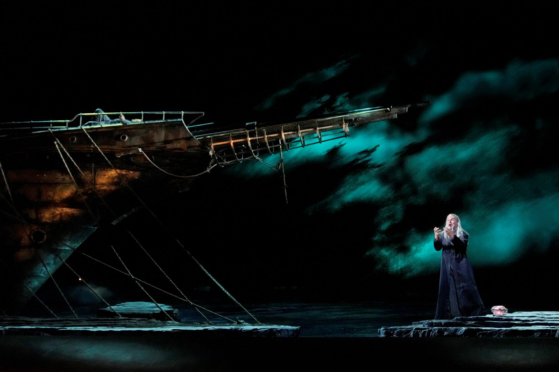 Tomasz Konieczny jako Holender w “Latającym Holendrze” Ryszarda Wagnera © Ken Howard | Met Opera