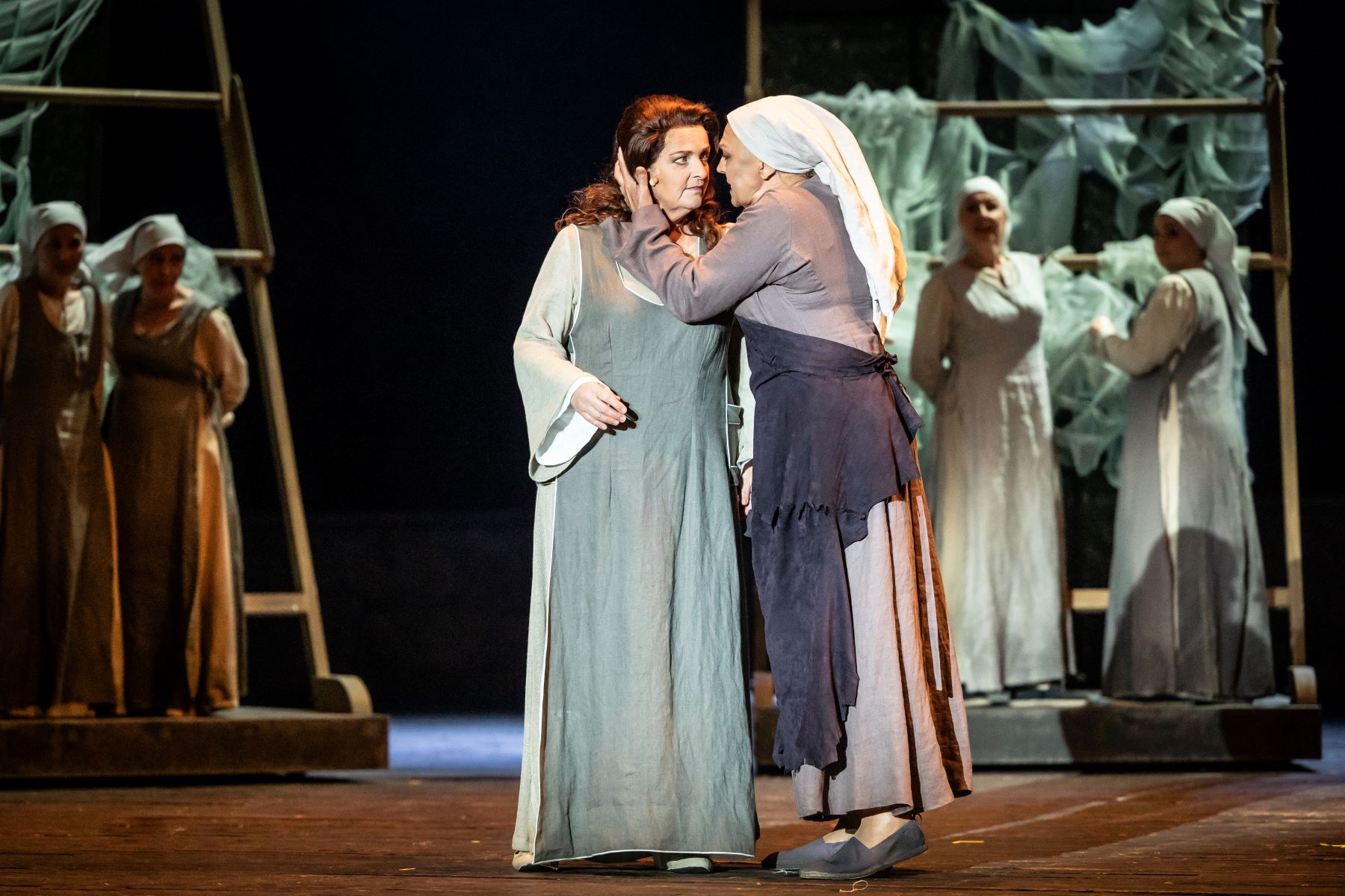 Riccarda Merbeth (Senta) i Małgorzata Walewska (Mary) w „Latającym Holenderze” w Operze Leśnej © Baltic Opera Festival, Krzysztof Mystkowski KFP