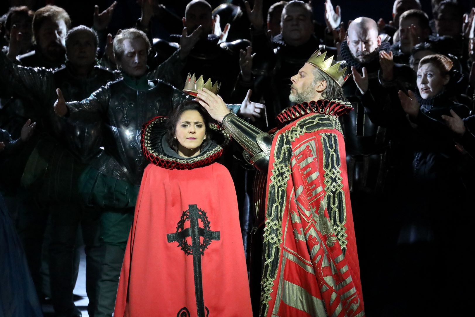 Maria Agresta (Elżbieta) i John Relyea (Filip) w Operze Bawarskiej w Monachium © Wilfried Hösl