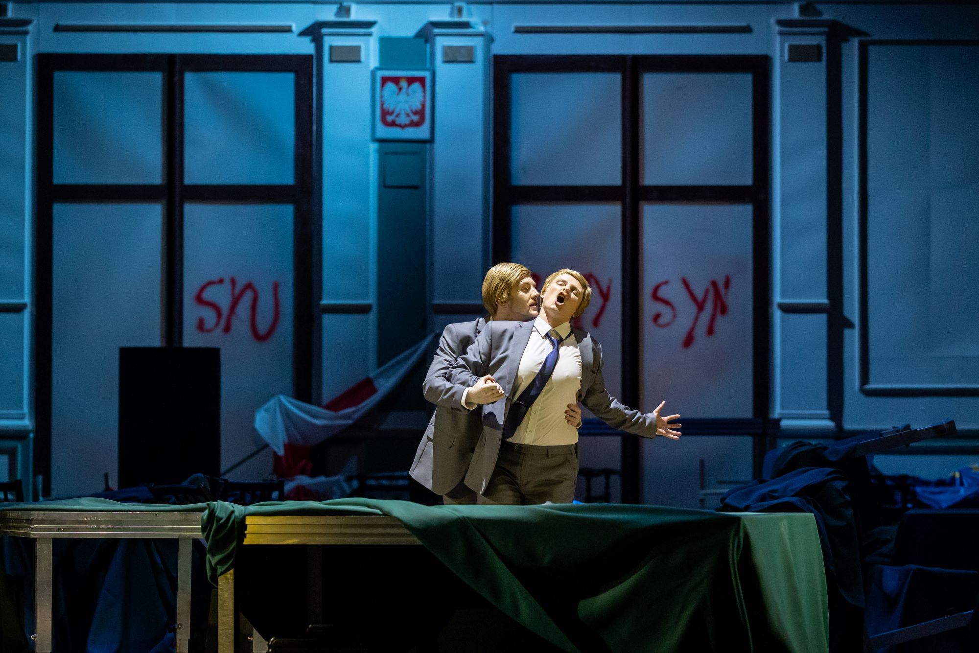 Elżbieta Wróblewska (Sesto) i Ruadidhri Maguire (Alter Ego Sesta) w „Łaskawości Tytusa” w Operze Bałtyckiej. © Krzysztof Mystkowski / KFP