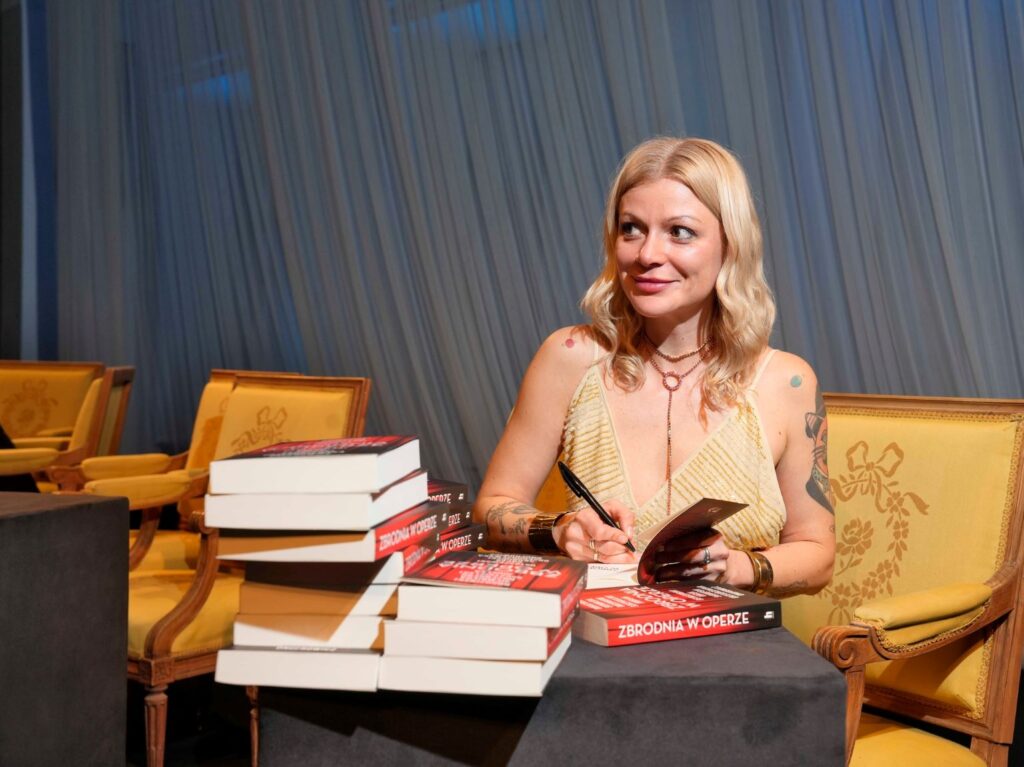 Gaja Grzegorzewska podczas spotkania promocyjnego książki w Salach Redutowych © Marcin Wziątek | Wydawnictwo HARDE