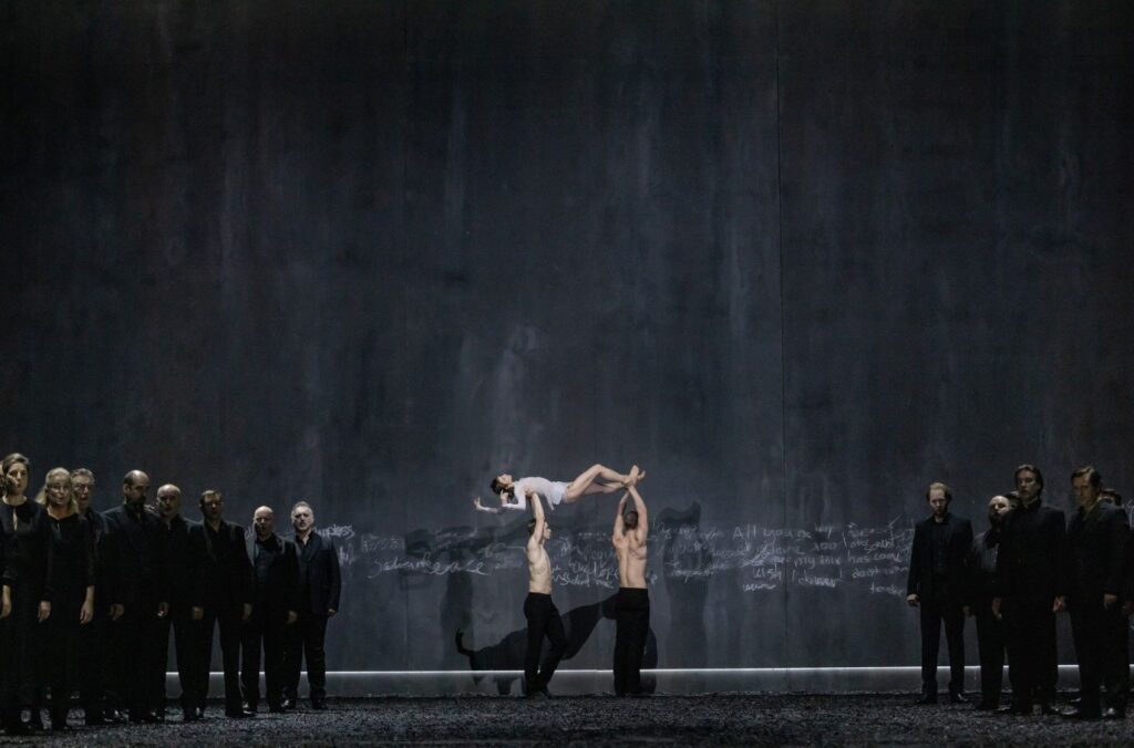 Max Richter, Jesse Fraser i Hélian Potié w „Messa da Requiem” w Zurychu © Gregory Batardon
