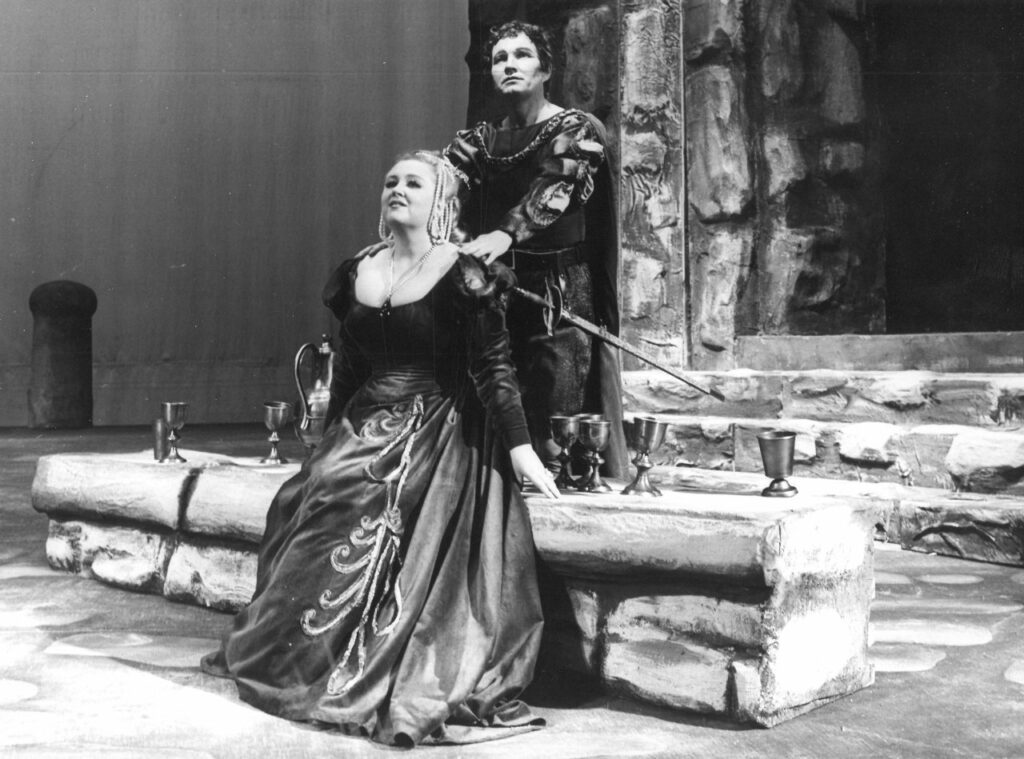 Zygmunt Zając jako Otello z Teresą May-Czyżowską (Desdemoną) © Chwalisław Zieliński