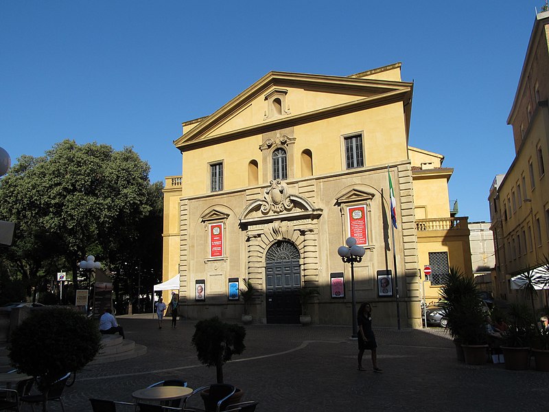Teatro Rossini w Pesaro © Alberto.gina, CC BY-SA 4.0, Wikimedia Commons