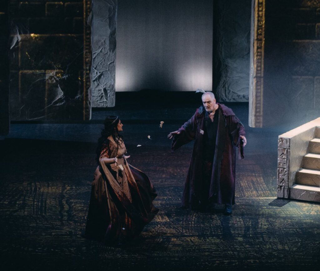 Andrzej Dobber (Nabucco) i Oksana Nosatova (Abigaille) © Andrii Kotelnikov, archiwum Opery Krakowskiej