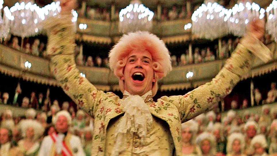 Tom Hulce jako Wofgnag Amadeusz Mozart w filmie Formana © materialy prasowe