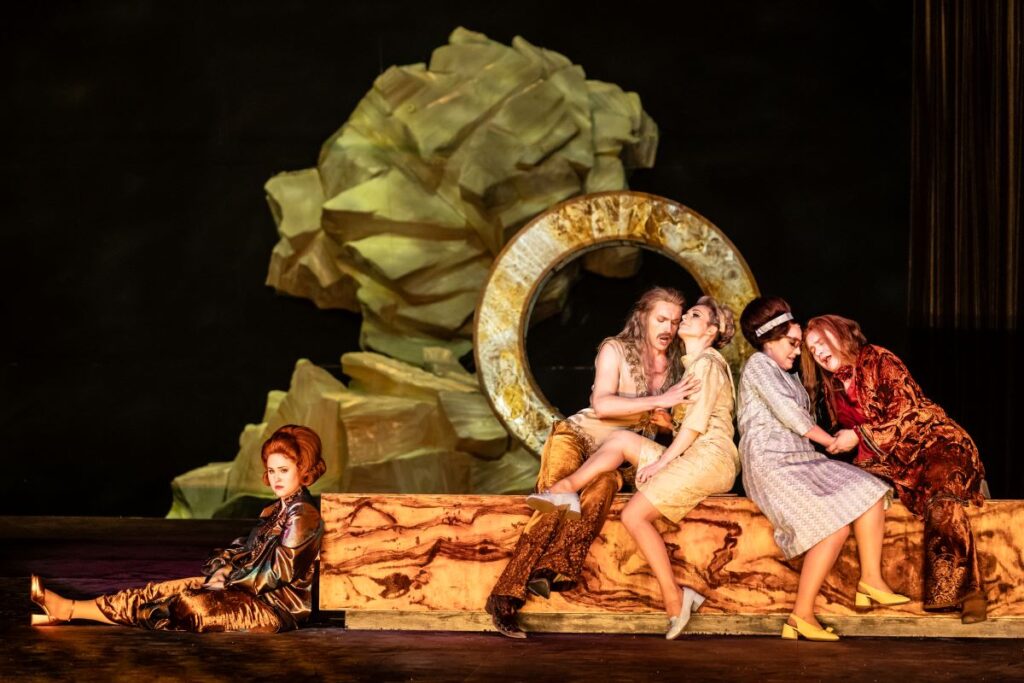 „Così fan tutte” w Teatrze Wielkim – Operze Narodowej © Natalia Kabanow