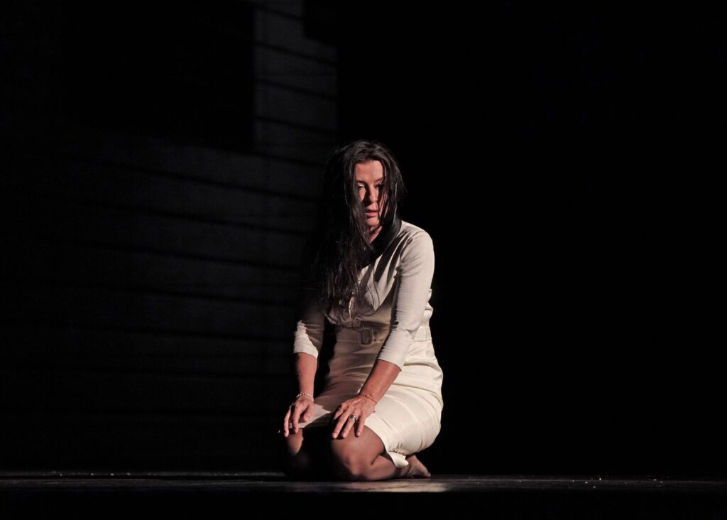 Joanna Woś jako Blanche w „Tramwaju zwanym pożądaniem” w Teatrze Wielkim w Łodzi © Joanna Miklaszewska