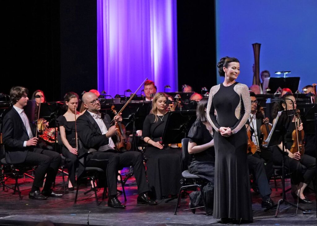 Joanna Woś śpiewea arię Elwiry z opery „Ernani” © Joanna Miklaszewska