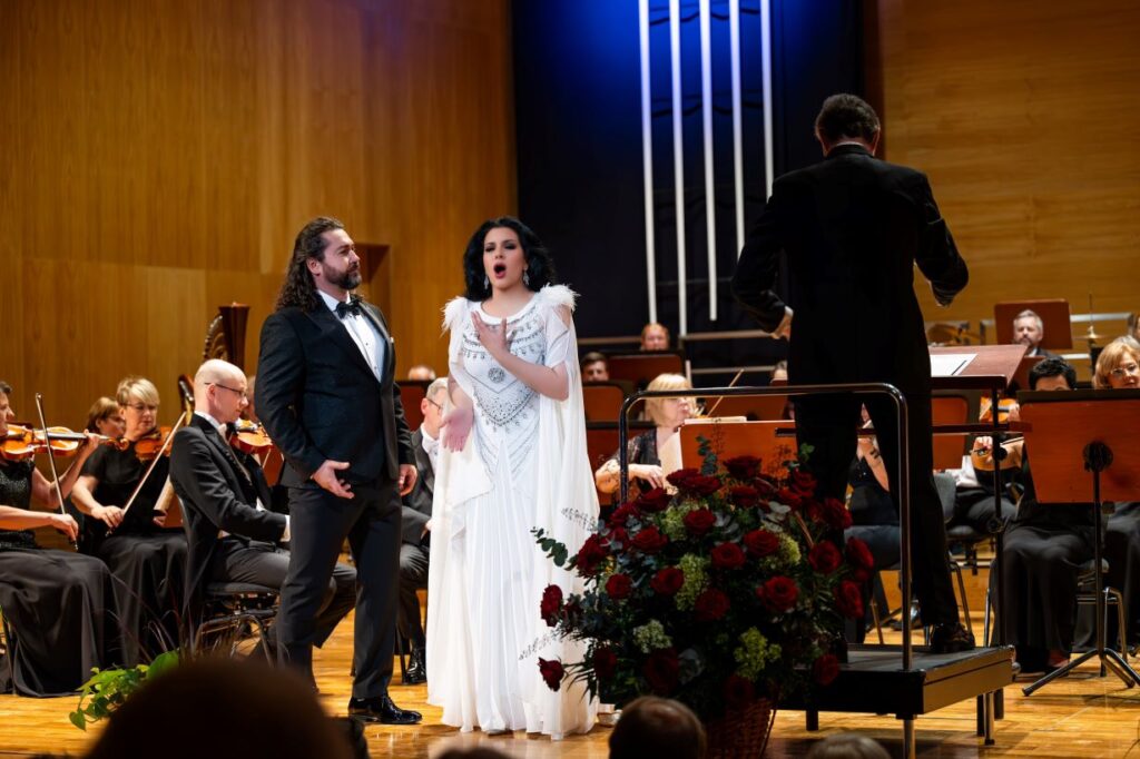 Teodor Ilincăi i Angela Gheorghiu w Rzeszowie © archiwum Filharmonii Podkarpackiej 