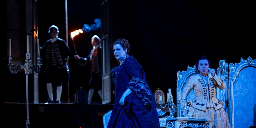 Daniela Barcellona (Księżna de Bouillon) i Aleksandra Kurzak (Adriana Lecouvreur) w Gran Teatre del Liceu w Barcelonie © Sergi Panizo Fotografia