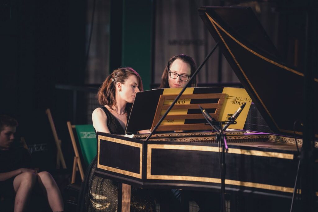 Klaviduo: Magdalena Bąk i Jerzy Michał Wardęski w Hali Koszyki © Aleksander Jura