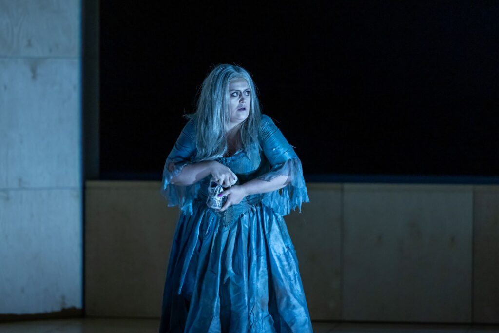 Iwona Sobotka jako Manon Lescaut w Teatrze Wielkim w Poznaniu © Bartek Barczyk