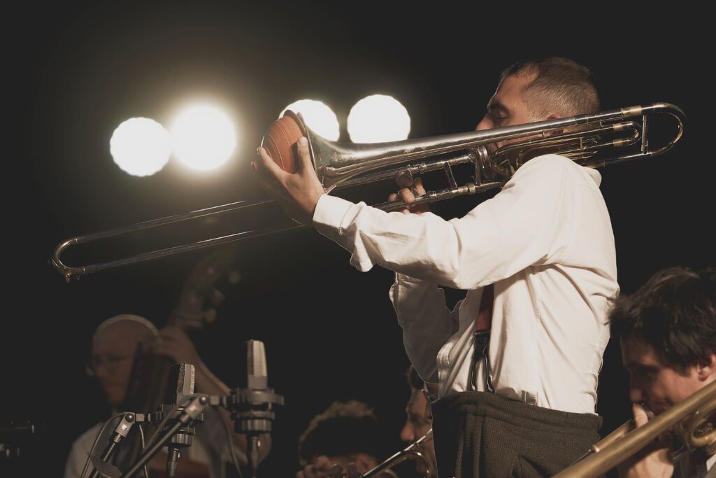 Umlaut Big Band i „Krótka historia swingu” na „Ogrodach Muzycznych” © Marlena Pióro