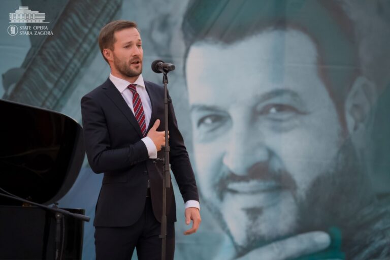 Adam Walasek tryumfatorem II Międzynarodowego Konkursu dla młodych tenorów „The voice of Kamen” w Bułgarii