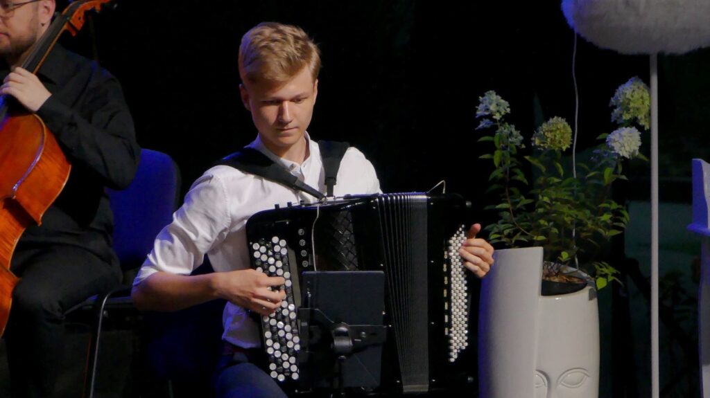 Maksymilian Lejk podczas Gali Finałowej 6. Festiwalu im. Bogusława Kaczyńskiego © Jacek Krajewski