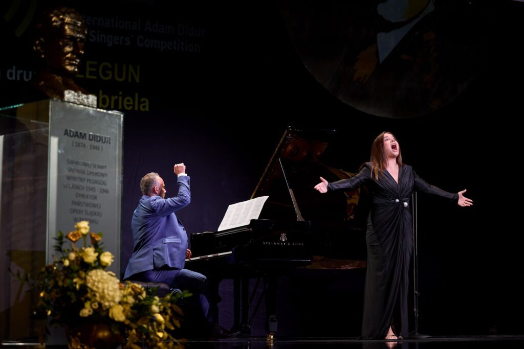 Michał Goławski i Gabriela Legun w I etapie V Międzynarodowego Konkursu Wokalistyki Operowej im. Adama Didura w II etapie © Karol Fatyga