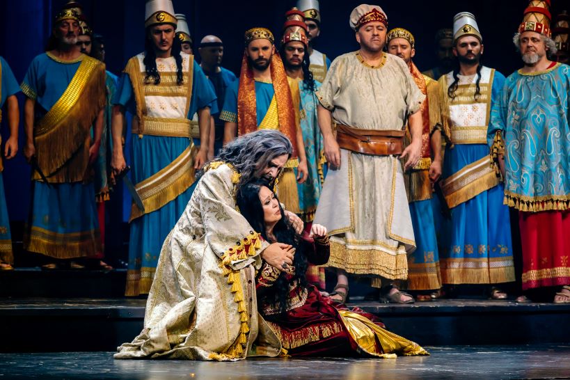 Mikołaj Zalasiński (Nabucco) i Karinma Skrzeszewska (Abigaille) © Dariusz Gdesz