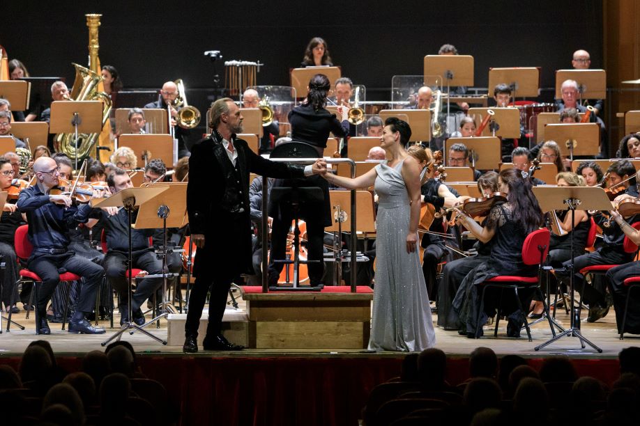 Thomas Johannes Mayer (Wotan) i Ewa Vesin (Brunhilda) w „Walkirii” w Teatro Comunale di Bologna © Andrea Ranzi