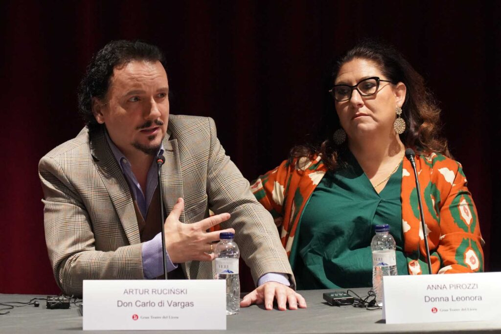 Artur Ruciński (Don Carlo) i Anna Pirozzi (Leonora) podczas konferencji prasowej w Gran Teatre del Liceu w Barcelonie ©Antoni Bofill