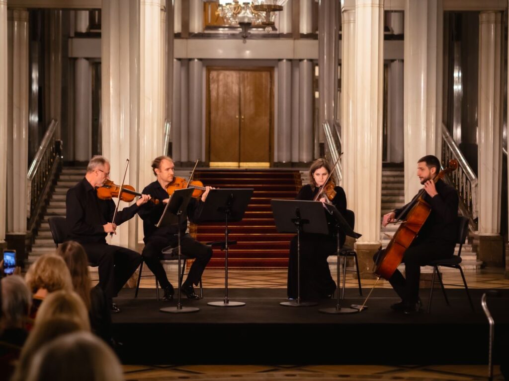 Koncert utworów Mozarta na otwarciu wystawy „Z planety Mozarta…” © Adam Kozal