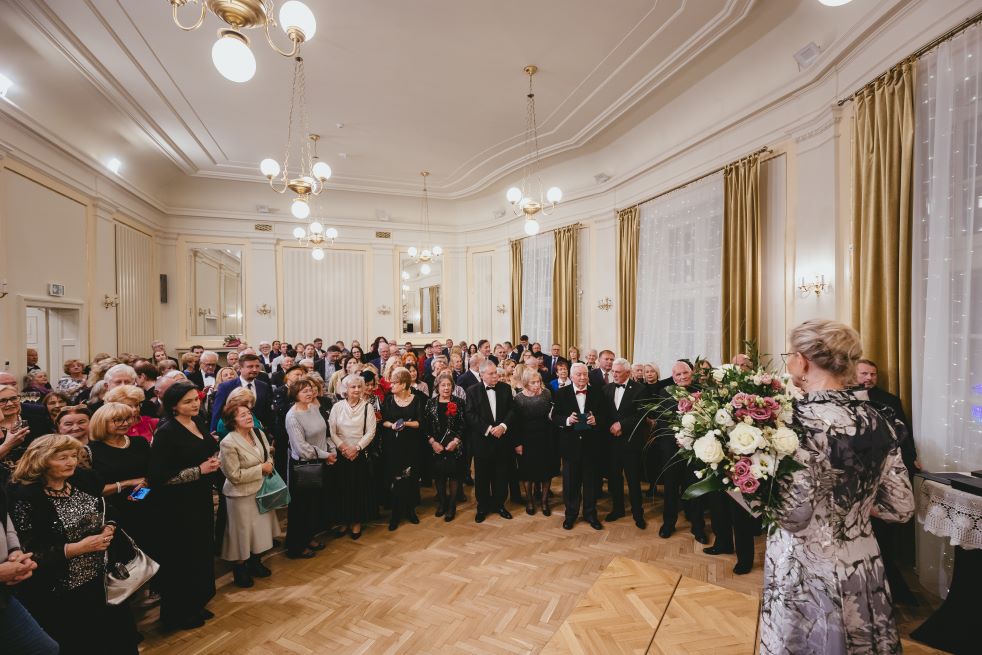 radości ze wspólnego przeżywania tych pięknych chwil.