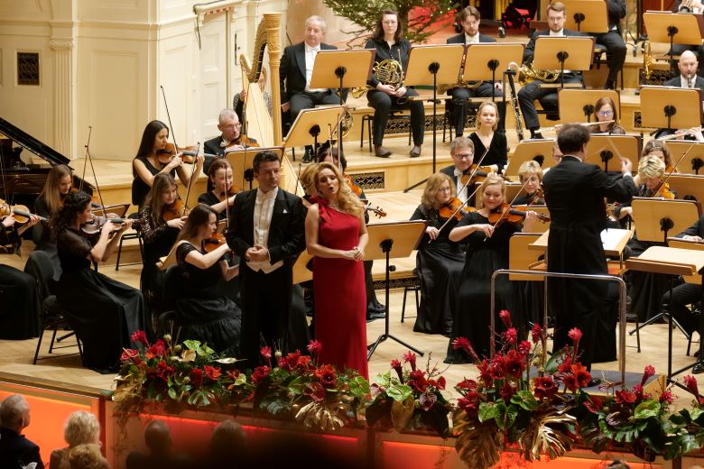 Krystian Adam, Natalia Rubiś i Łukasz Borowicz w Koncercie Karnawałowym w Filharmonii Poznańskiej © Antoni Hoffmann/Filharmonia Poznańska