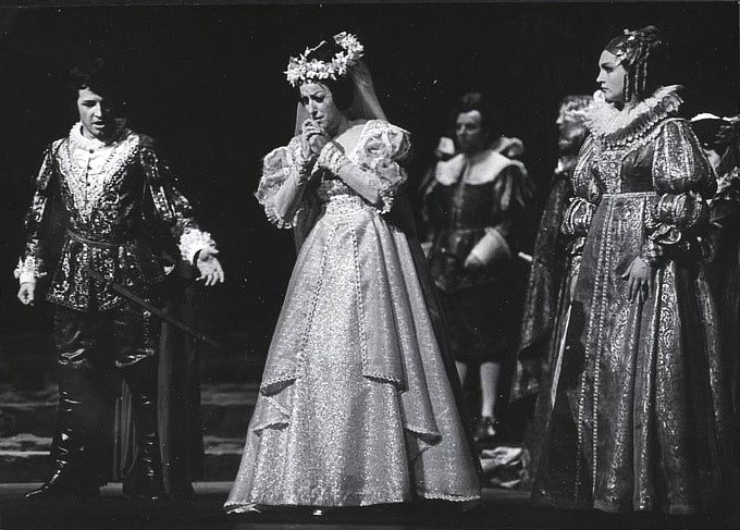 „Łucja z Lammermoor”. Wiesław Ochman (Edgar), Urszula Trawińska-Moroz (Łucja), Wanda Bargiełowska (Alicja), Teatr Wielki, 1972 © Edward Hartwig, archiwum Teatru Wielkiego-Opery Narodowej