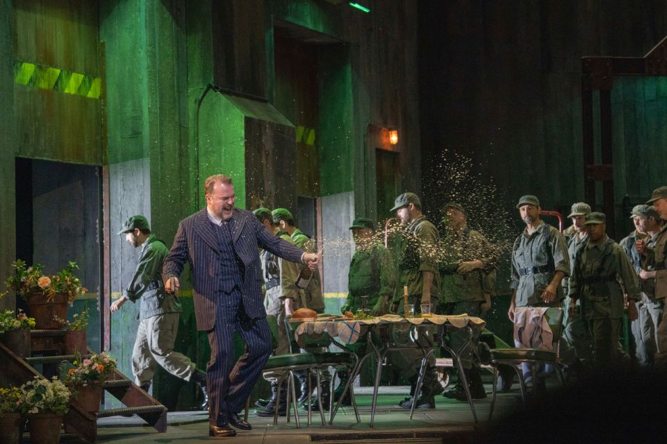 Tomasz Konieczny jako Don Pizarro podczas próby do „Fidelia” w The Metropolitan Opera © Jonathan Tichler Met Opera