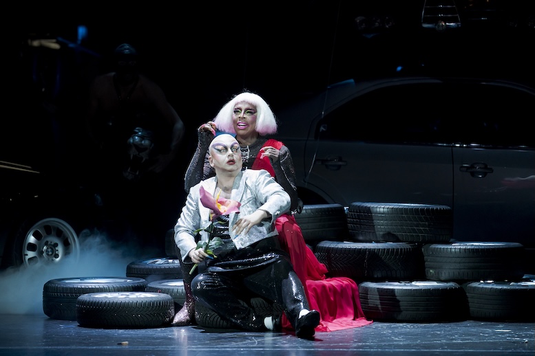 Rafał Tomkiewicz (Oberon) i Fausto Israel (Puck) w "Śnie nocy letniej" Brittena w Oper Graz © Werner Kmetitsch/ Oper Graz
