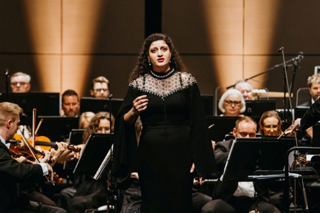 Arpi Sinanyan © Karparti&Zarewicz