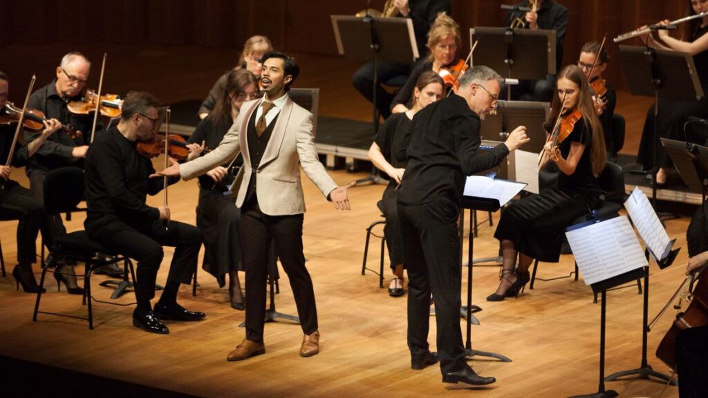 Koncert Bruno de Sá w warszawskiej Cytadeli podczas Festiwalu „Sinfonia Varsovia Swojemu Miastu” © serwis SV