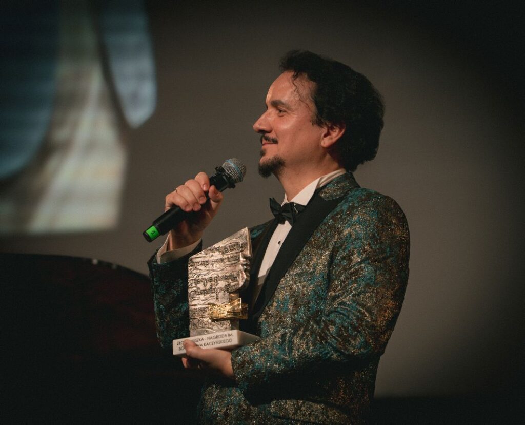 Artur Ruciński ze Złotą Muszką © Qinke Chang