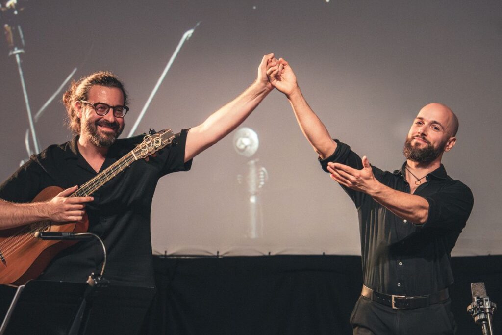Josep María Martí Durán (teorba i gitara barokowa) i Tobias Steinberger (perkusja) © Qinke Chang / Zuzia Dłużniewska