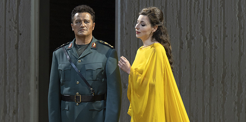 Piotr Beczała (Radames) i Ève-Maud Hubeaux (Amneris) w „Aidzie” w Salzburgu, 2022 © SF | Ruth Waltz