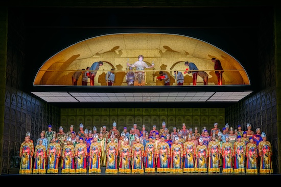 Scena zbiorowa z „Borysa Godunowa” © Mihaela Bodlovic/ Royal Ballet and Opera