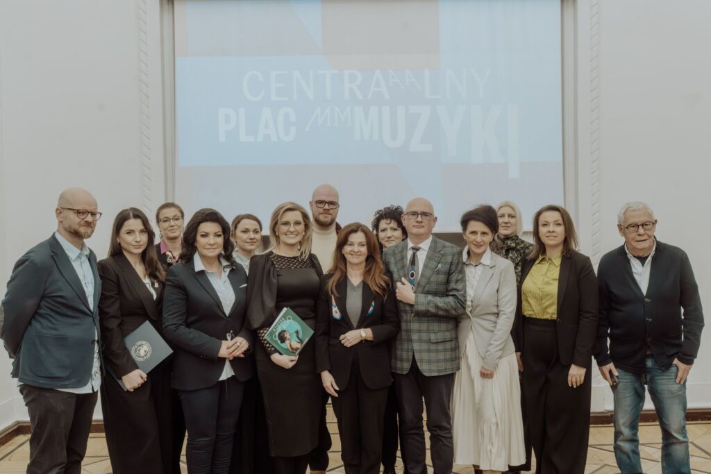 Centralny Plac Muzyki. Przedstawiciele instytucji biorących udział w festiwalu © Sisi Cecylia