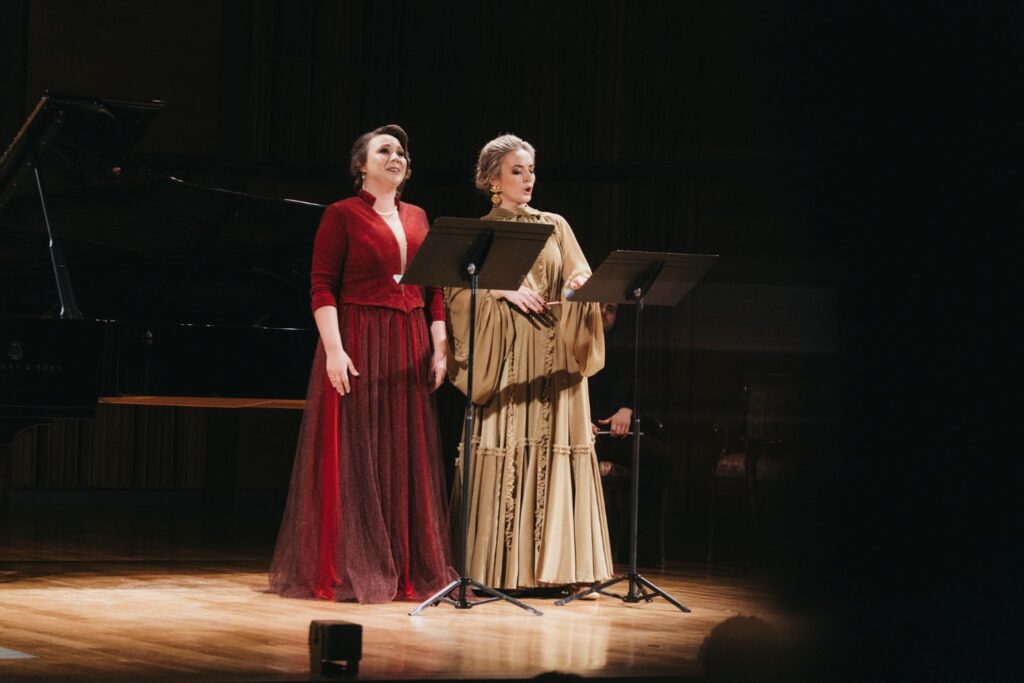 Zuzanna Nalewajek i Aleksandra Orłowska © Grzesiek Mart / Filharmonia Narodowa
