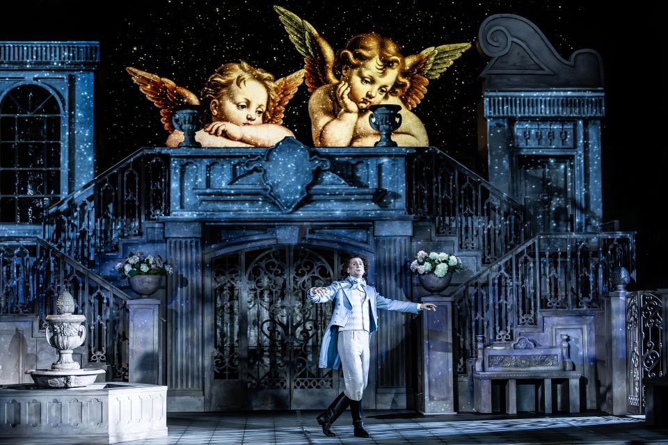 Sylwester Smulczyński jako Florville © Natalia Kabanow, mat. Polskiej Opery Królewskiej