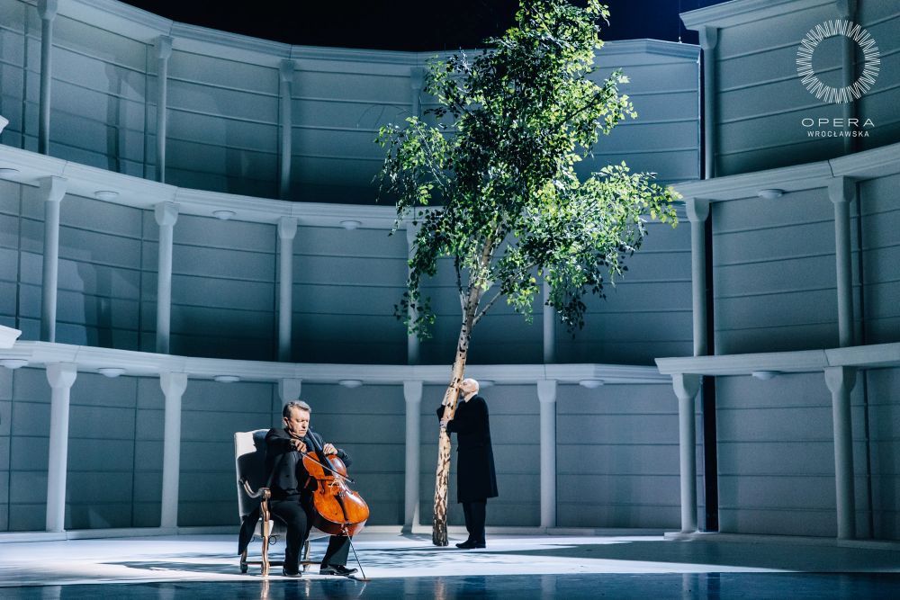 Tomasz Strahl (solo wiolonczelowe) i Rafał Siwek (Don Kichot) © Karpati&Zarewicz