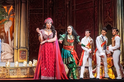 Bruno de Sá (Cleofide), Dennis Orellana (Poro) © Marco Sommer